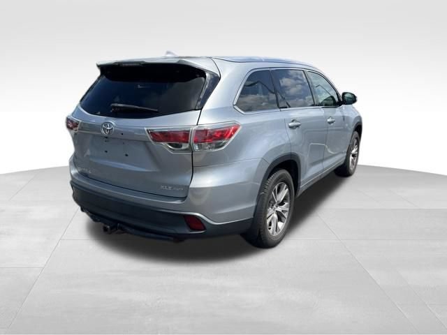 Used 2014 Toyota Highlander XLE AWD/4WD image 7
