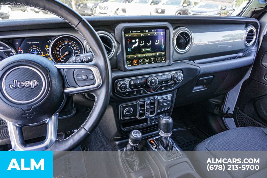Used 2023 Jeep Wrangler Unlimited Sahara w/ Cold Weather Group AWD/4WD image 33