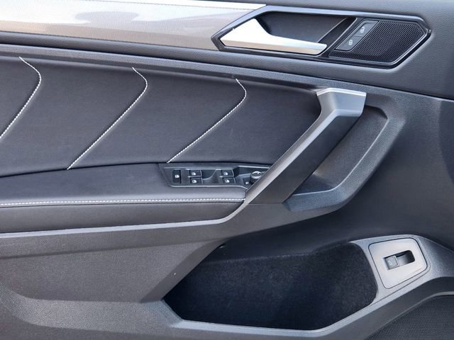 New 2024 Volkswagen Tiguan SE R-Line image 17