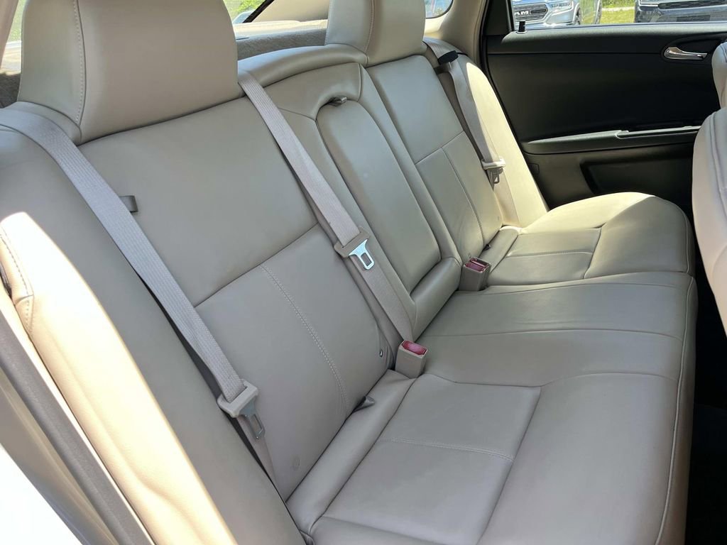 Used 2012 Chevrolet Impala LTZ FWD image 19
