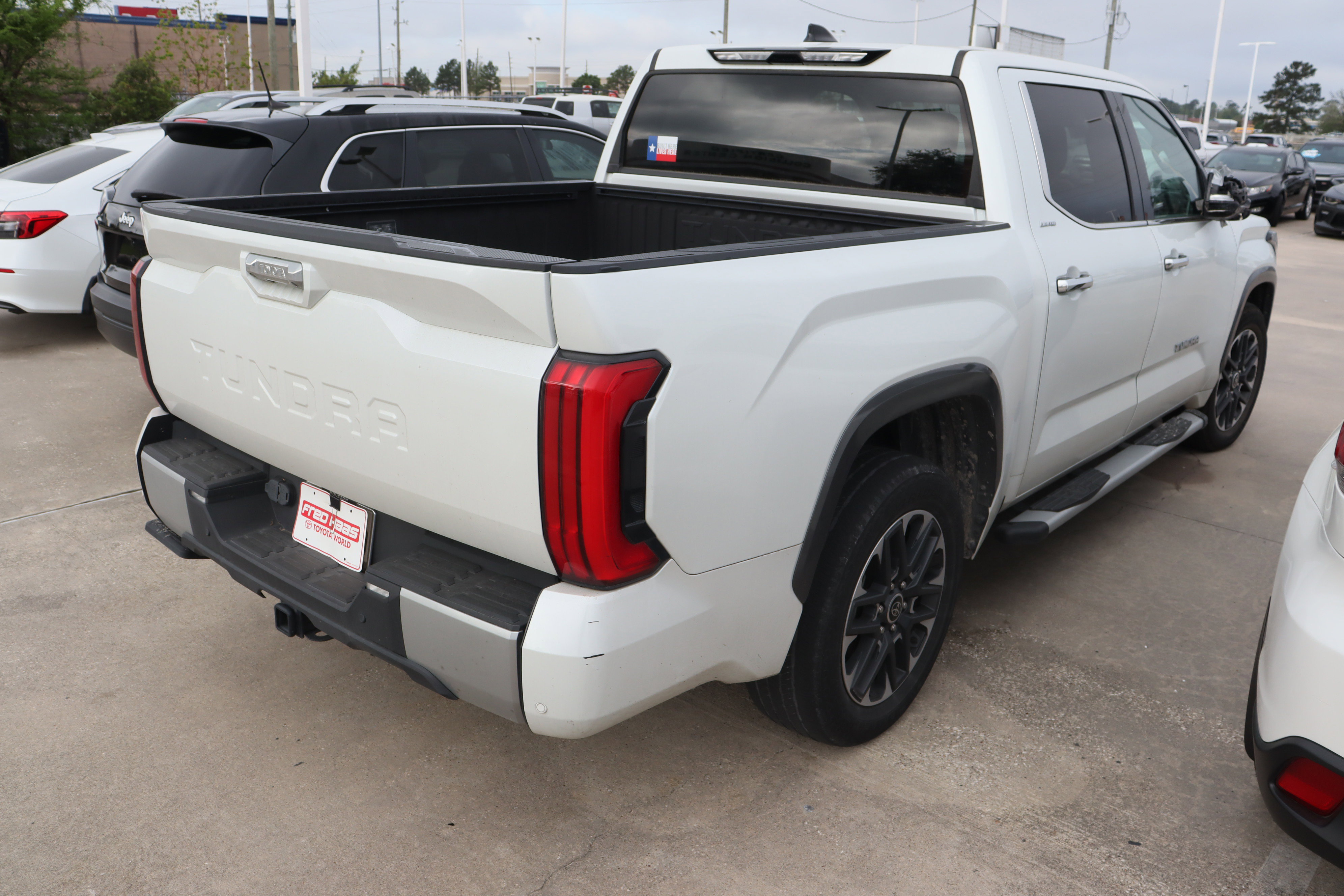 Used 2023 Toyota Tundra Limited w/ Power Package image 11