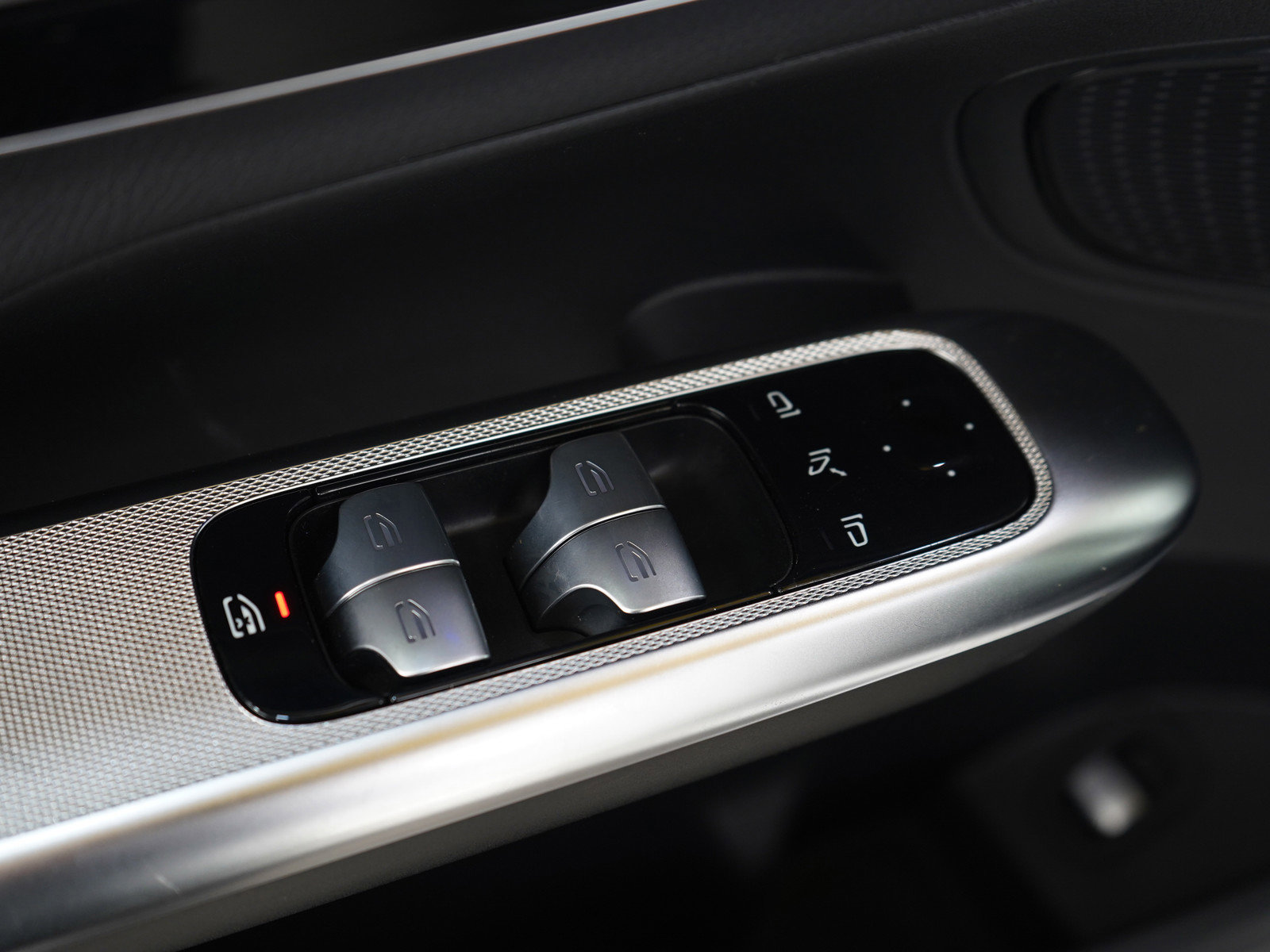 Used 2024 Mercedes-Benz GLC 300 4MATIC image 20