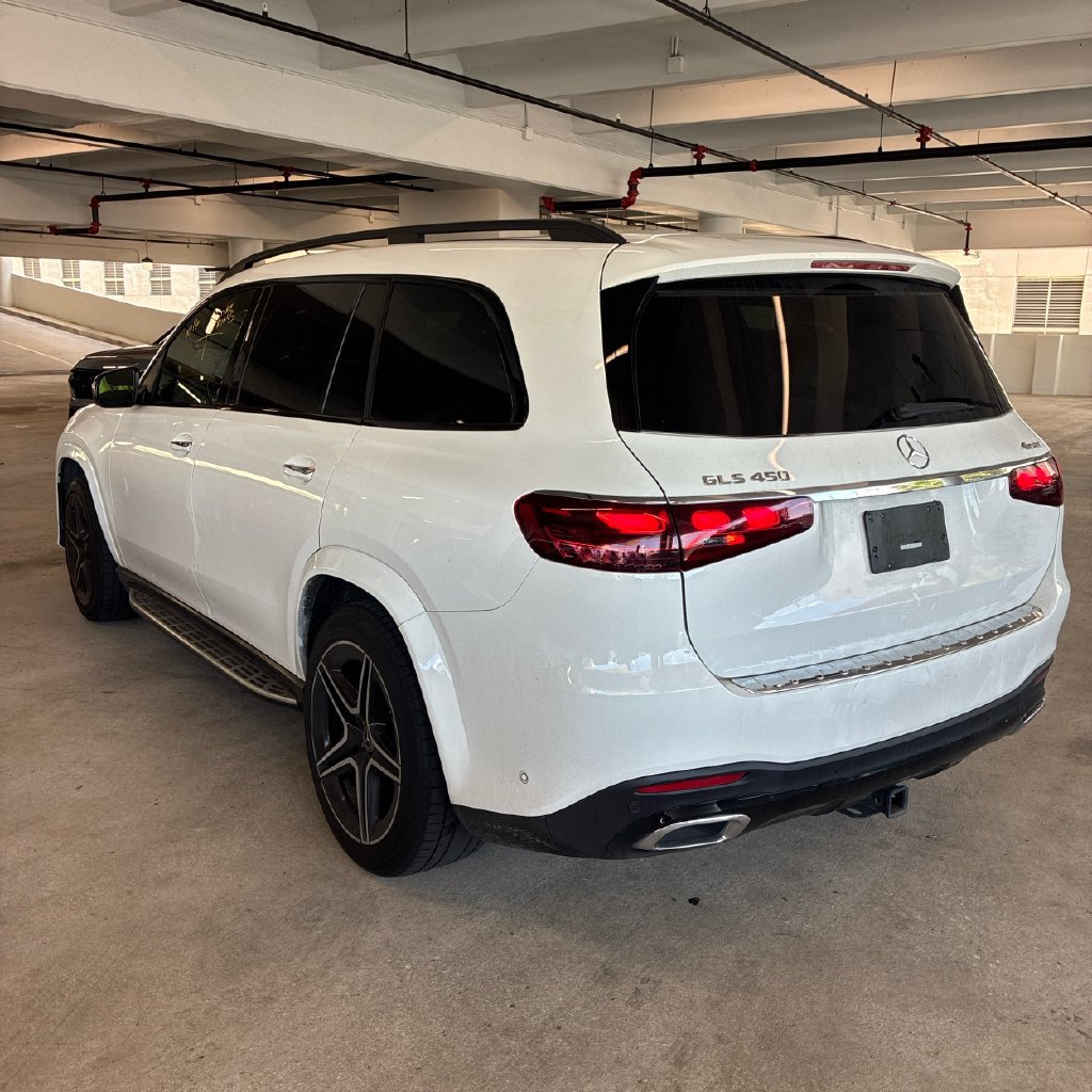 Used 2024 Mercedes-Benz GLS 450 4MATIC w/ AMG Line Exterior image 5