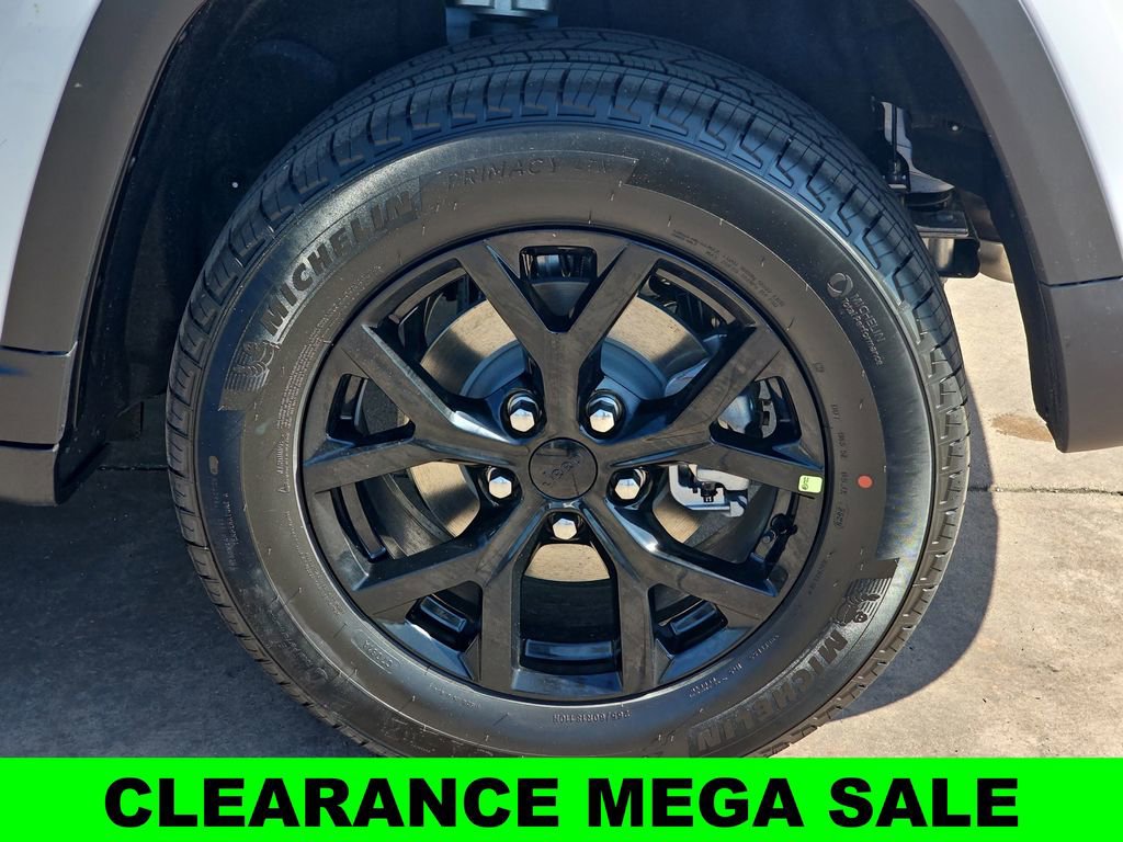 New 2025 Jeep Grand Cherokee Altitude image 37