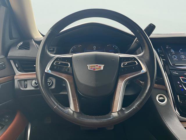 Used 2020 Cadillac Escalade Luxury AWD/4WD image 19