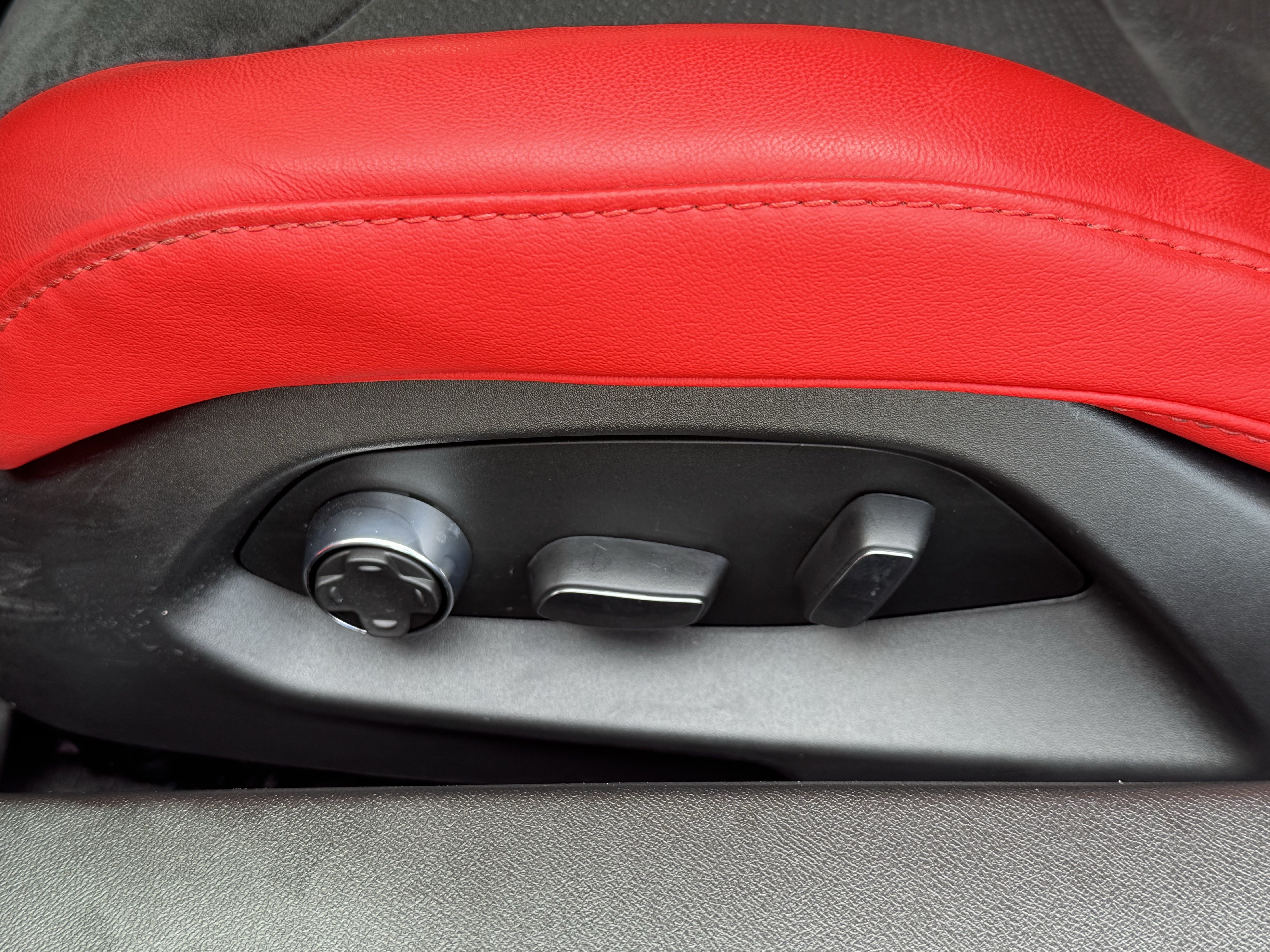 Used 2024 Chevrolet Corvette Z06 RWD image 19
