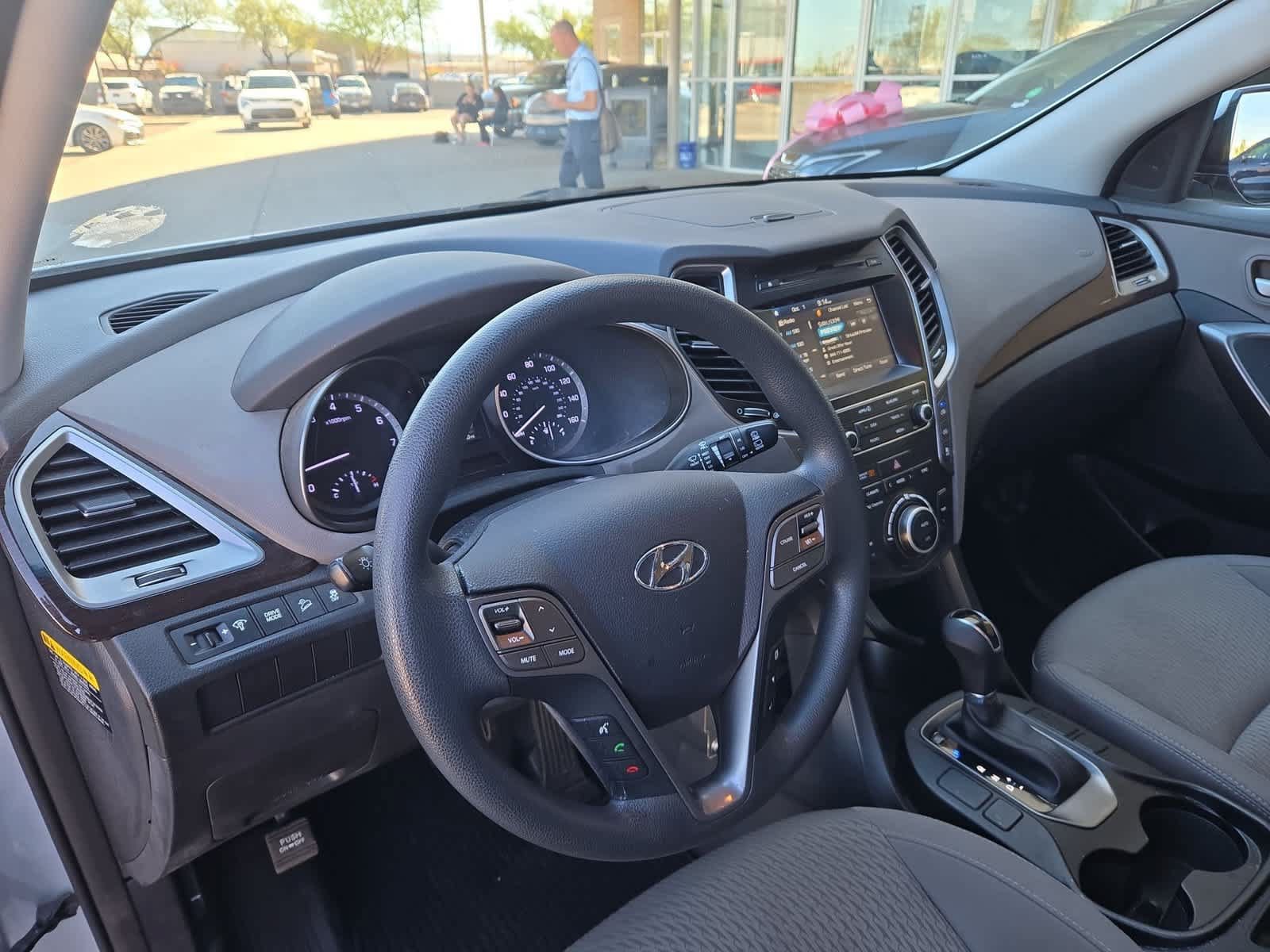 Used 2019 Hyundai Santa Fe XL SE FWD image 10