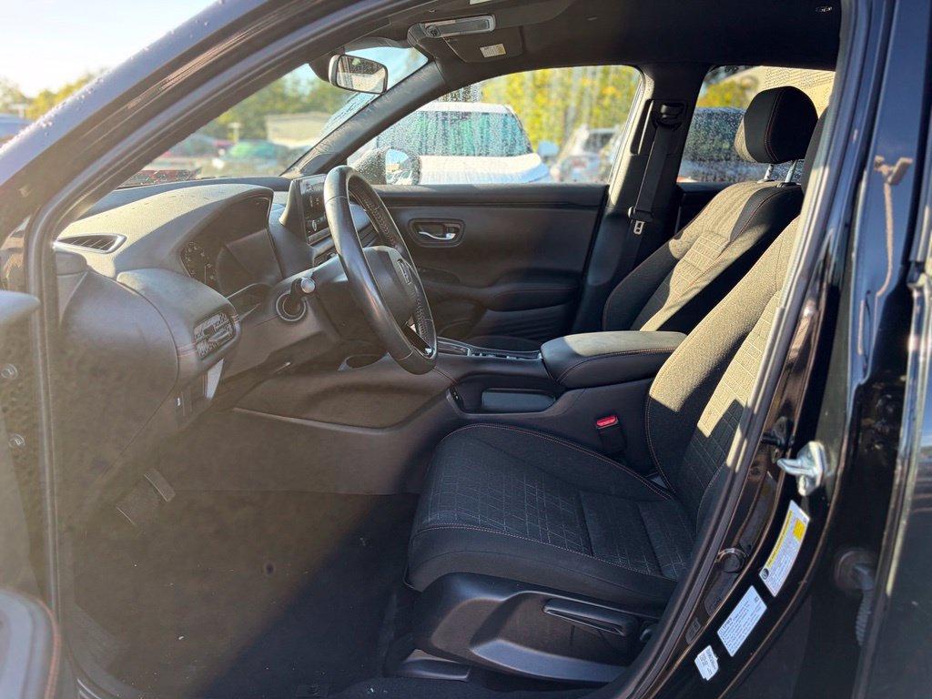 Used 2024 Honda HR-V Sport image 17