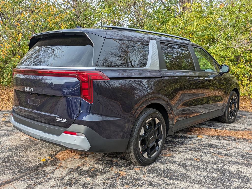 Used 2025 Kia Carnival EX image 7