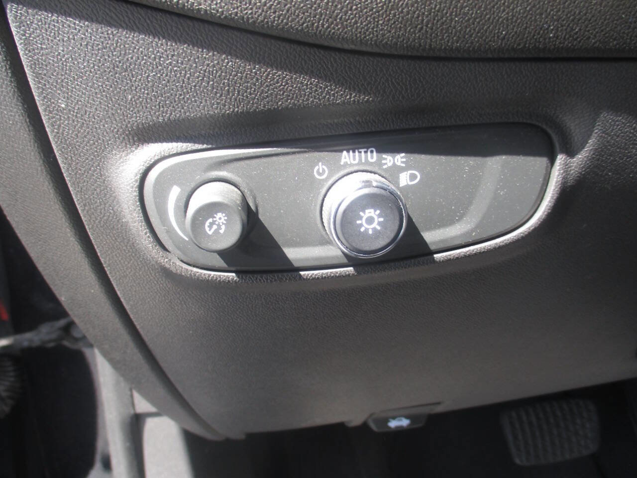 Used 2020 Chevrolet Equinox LT image 14