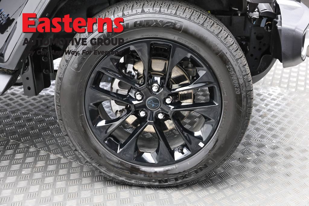 Used 2025 Jeep Wrangler Unlimited Sahara AWD/4WD image 28