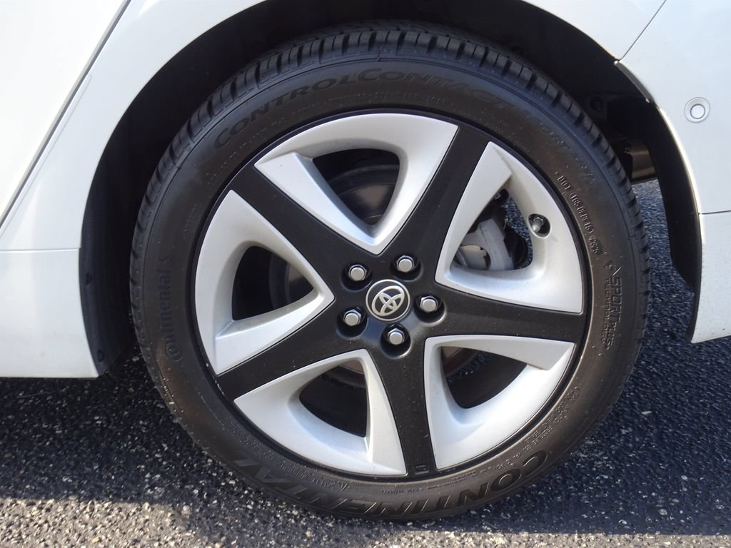 Used 2018 Toyota Prius Four Touring FWD image 27