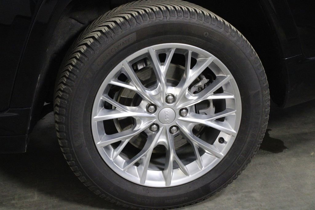 Used 2021 Jeep Grand Cherokee L Summit w/ Advanced Protech Group IV image 48