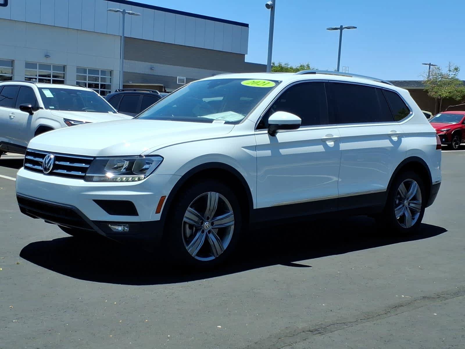 Used 2021 Volkswagen Tiguan SEL FWD image 3