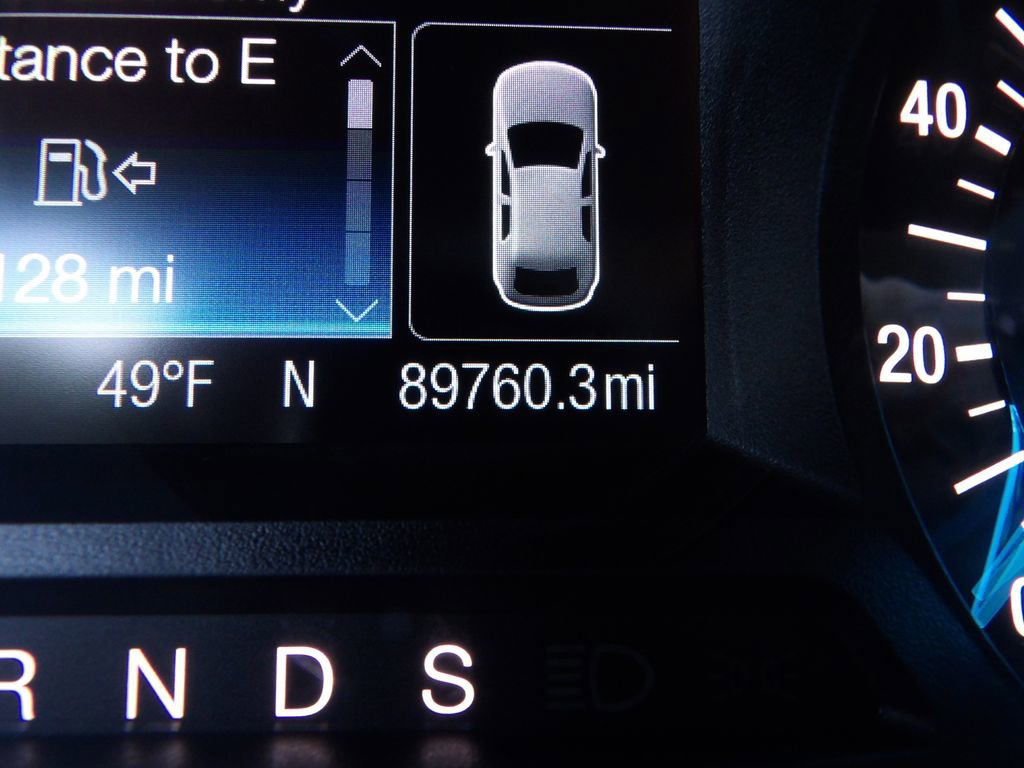 Used 2018 Ford Edge SEL image 16