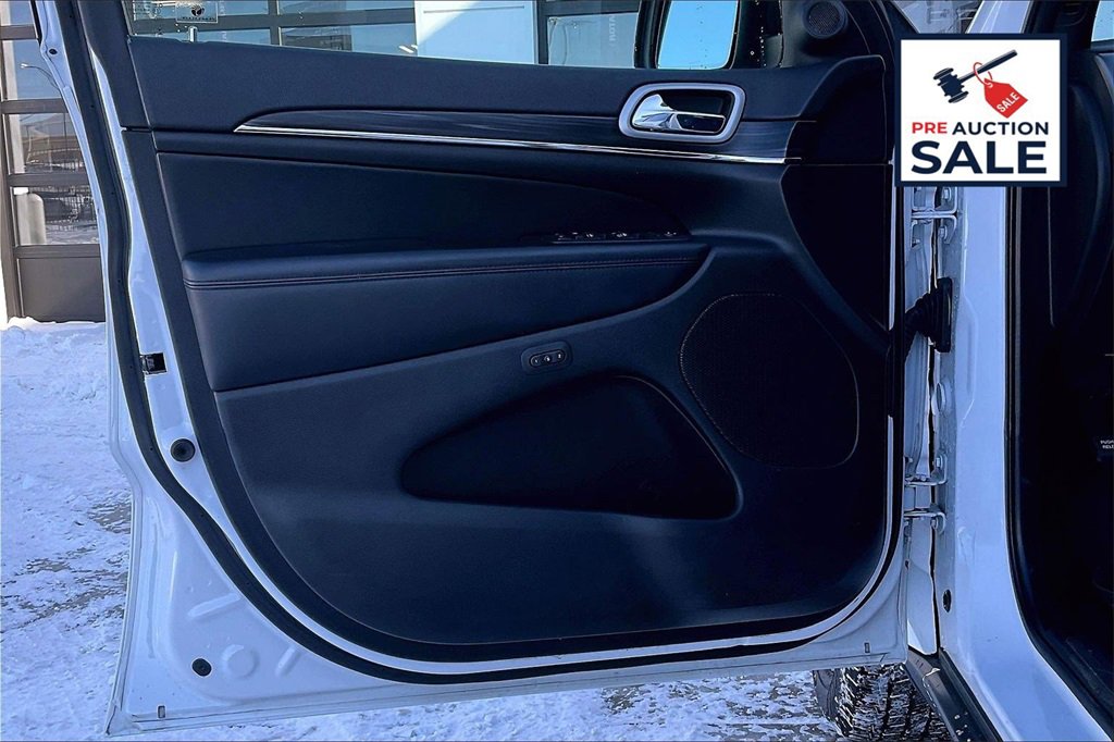 Used 2021 Jeep Grand Cherokee Limited w/ Sun & Sound Group image 23