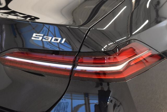New 2027 BMW 530i xDrive w/ Premium Package AWD/4WD image 12