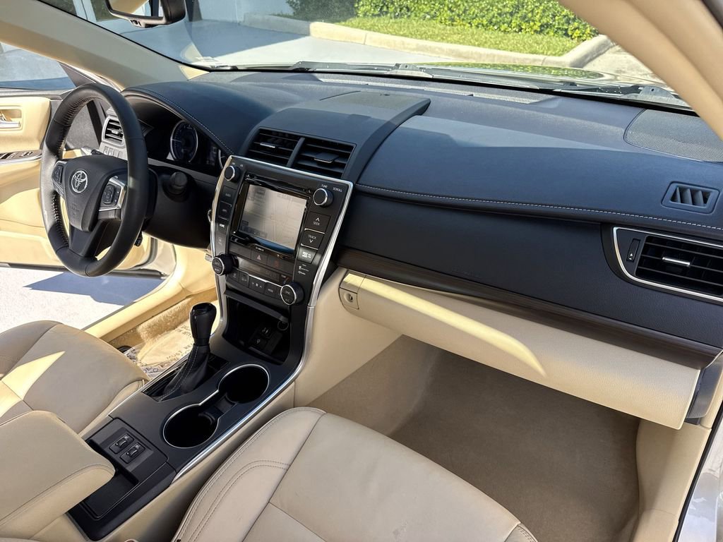 Used 2017 Toyota Camry FWD image 32