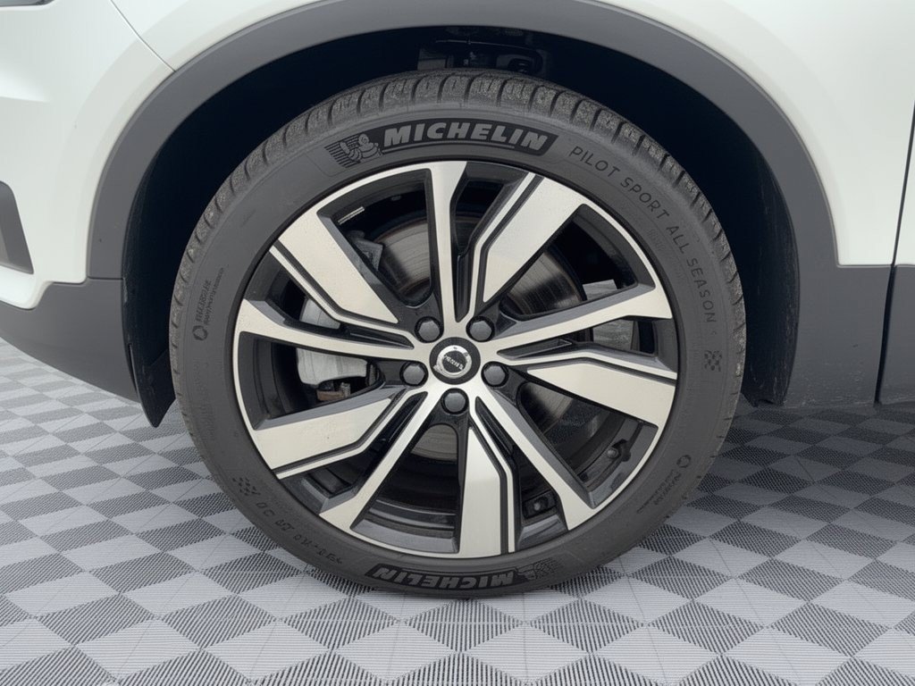 Used 2021 Volvo XC40 P8 Recharge w/ Climate Package AWD/4WD image 13
