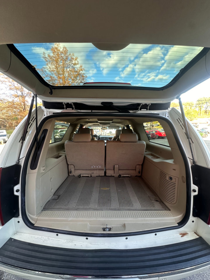 Used 2012 Chevrolet Suburban LTZ image 15