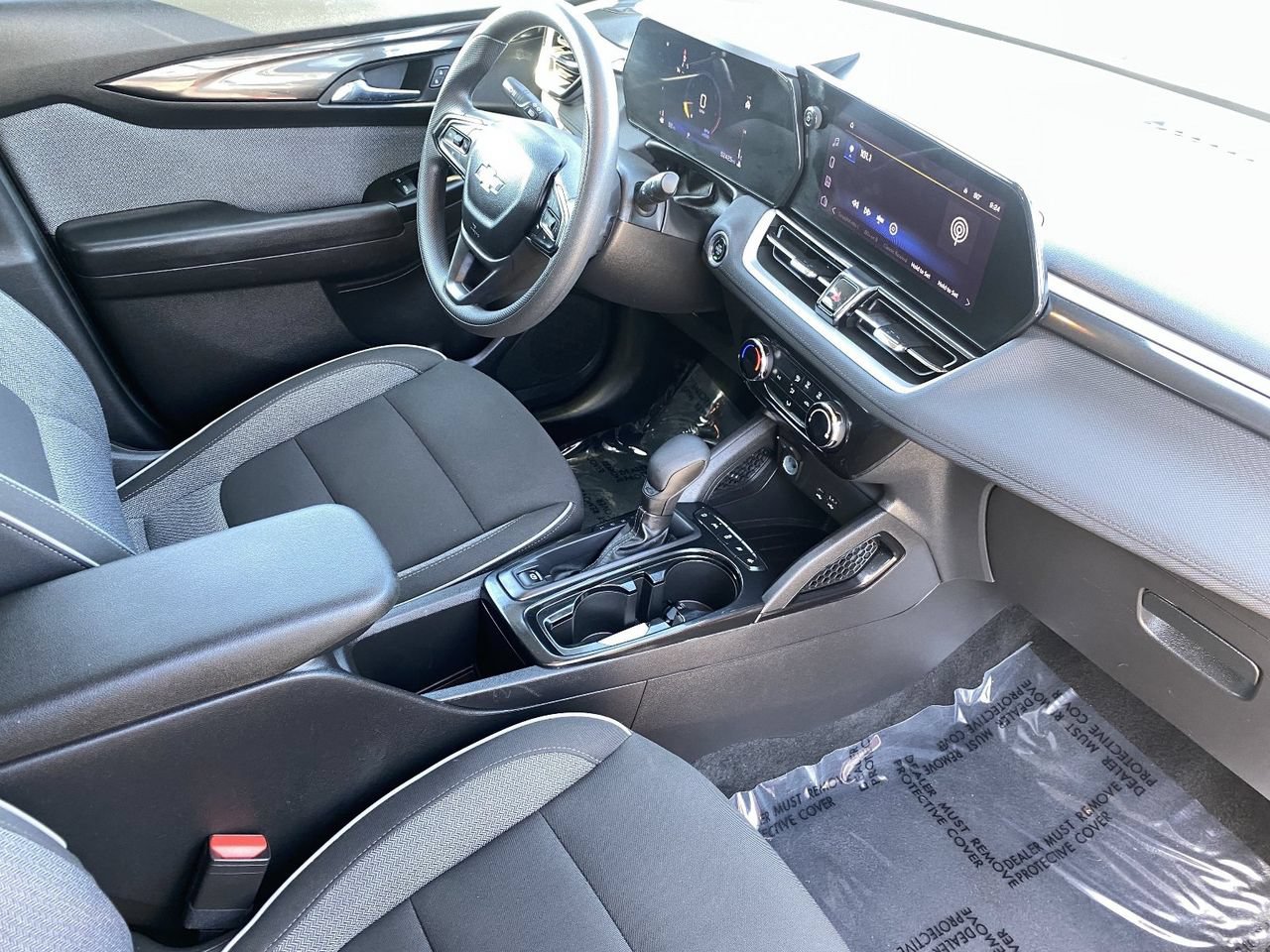 Used 2025 Chevrolet TrailBlazer LT FWD image 9