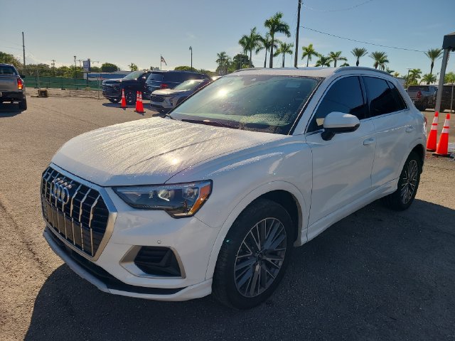 Used 2022 Audi Q3 2.0T Premium w/ Convenience Package AWD/4WD image 1