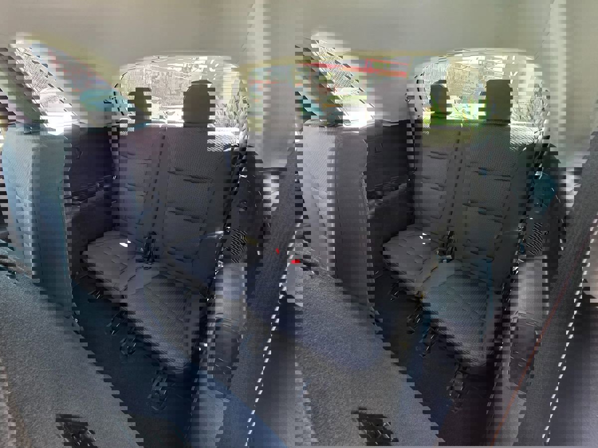 Used 2013 Kia Sorento LX w/ Third Row Pkg image 27