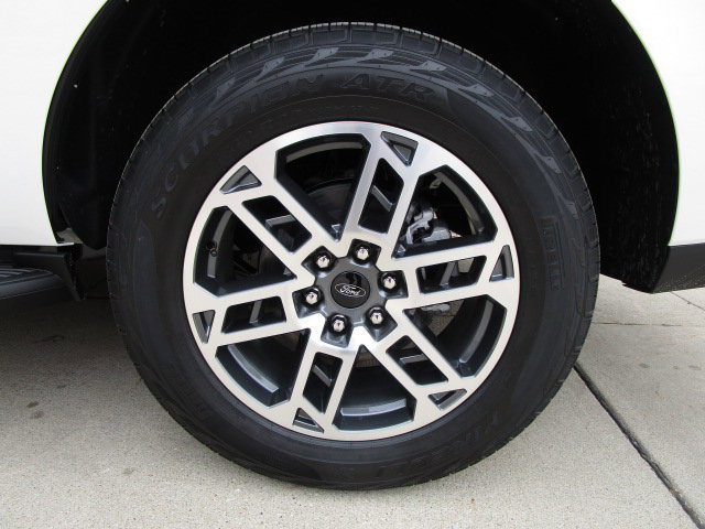 New 2026 Ford Expedition Active image 9