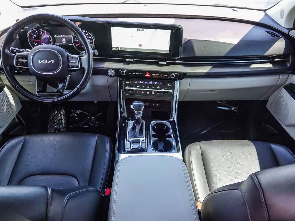Used 2022 Kia Carnival EX FWD image 11