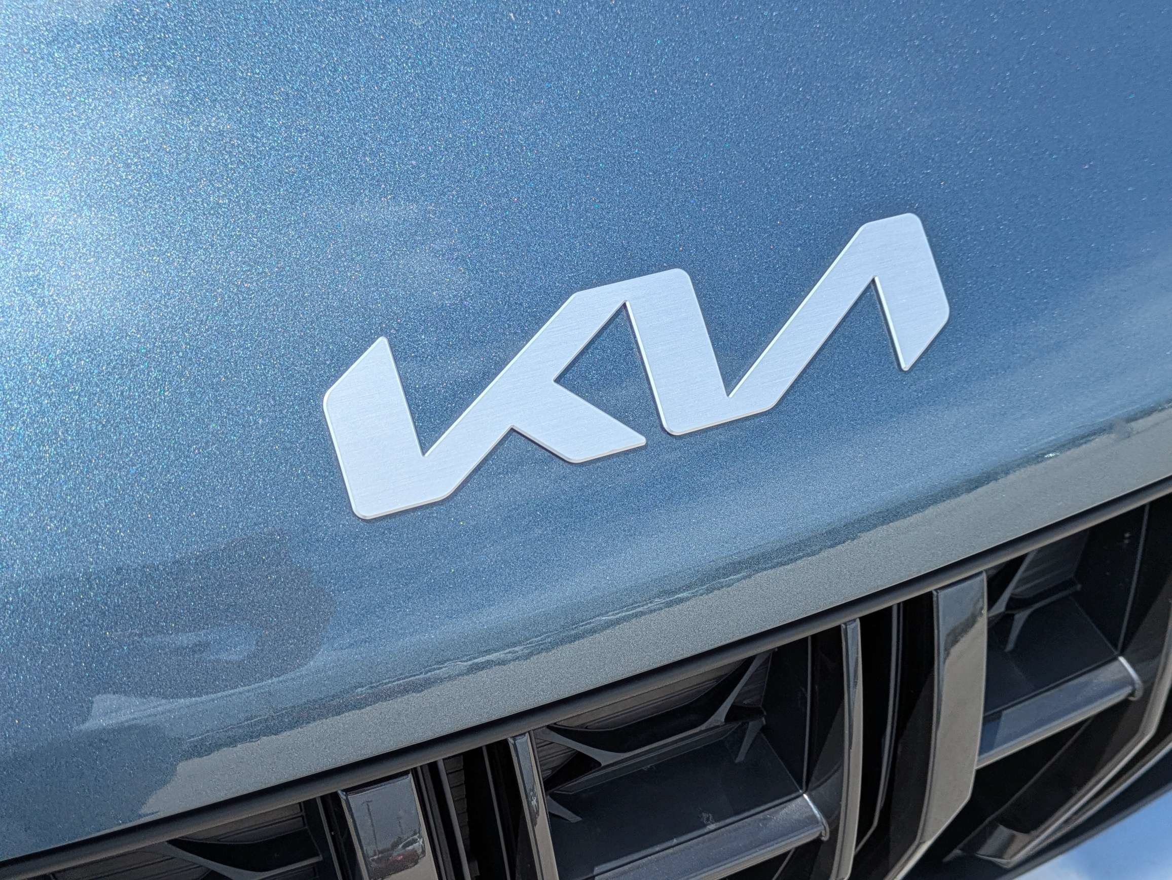 Certified 2024 Kia Carnival EX FWD image 12