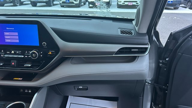 Used 2023 Toyota Highlander Limited image 48