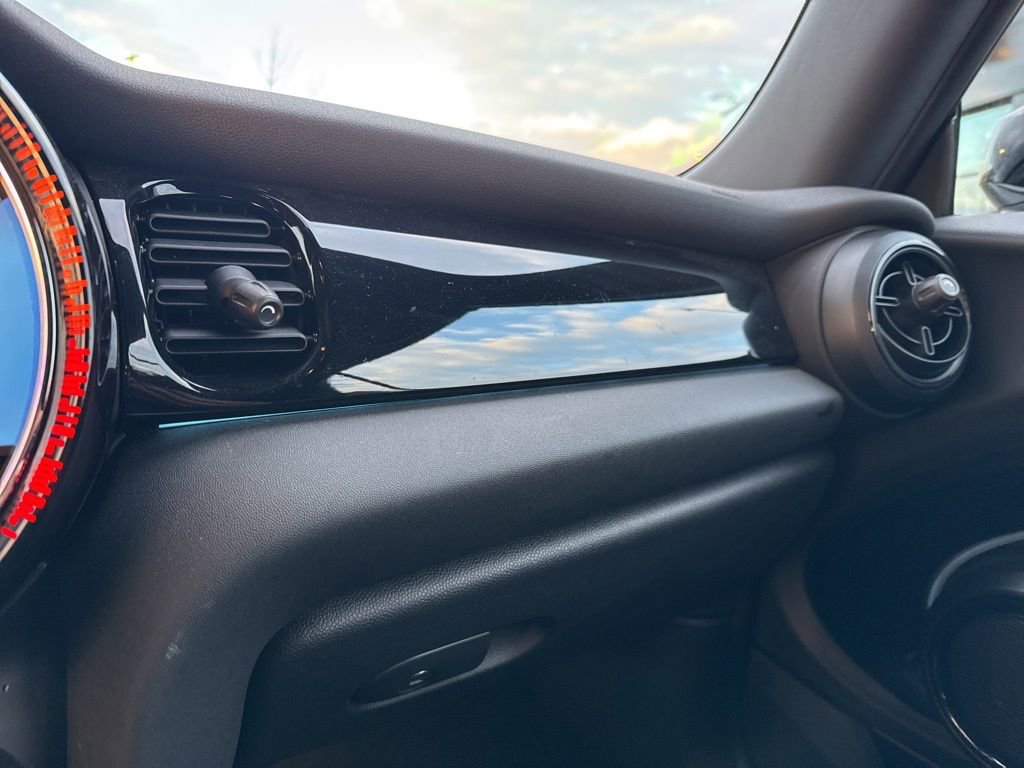 Used 2023 MINI Cooper S image 32