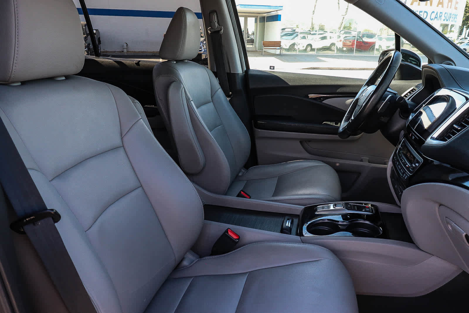 Used 2017 Honda Pilot Touring image 27