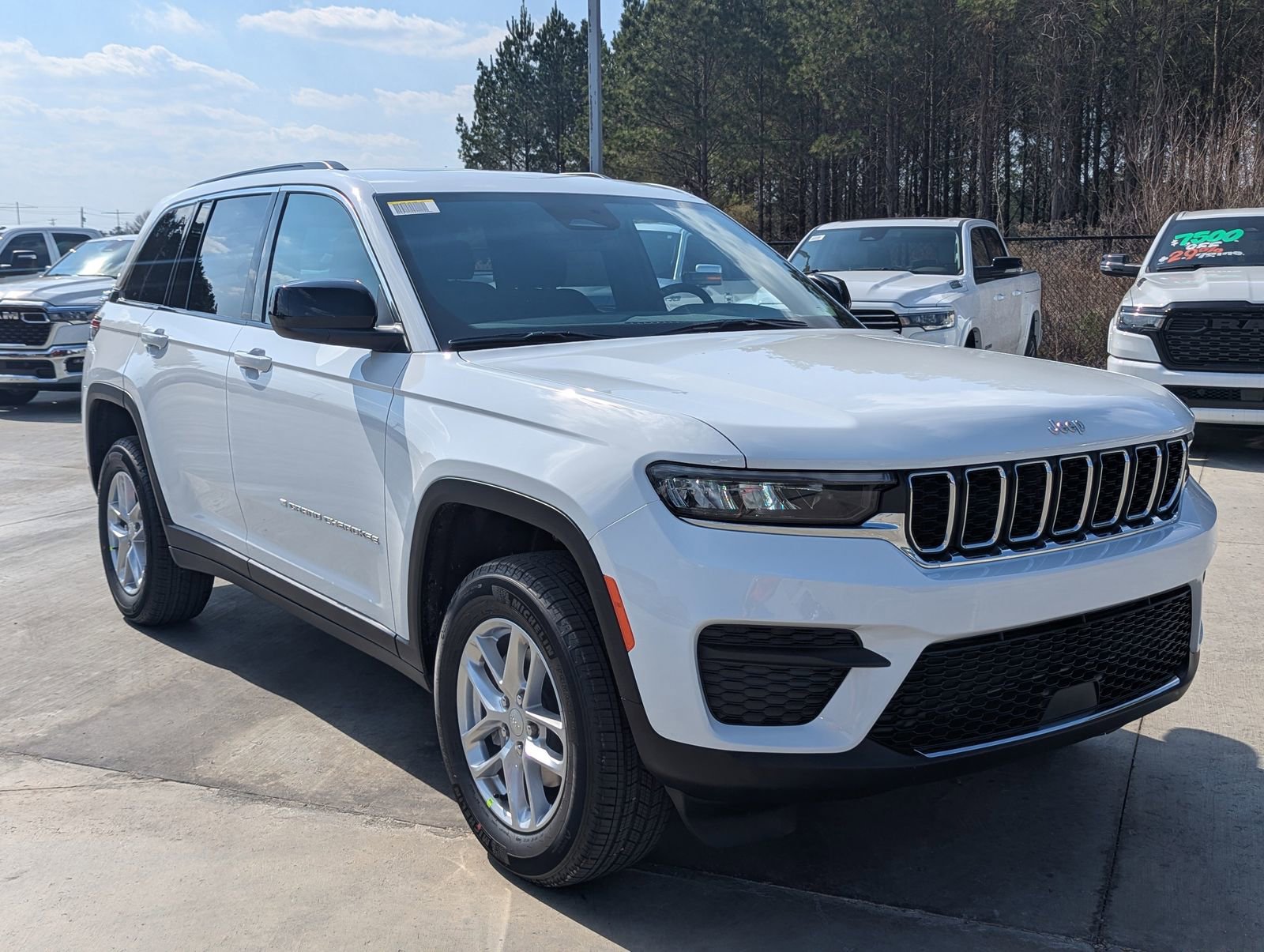 New 2026 Jeep Grand Cherokee Laredo X image 4