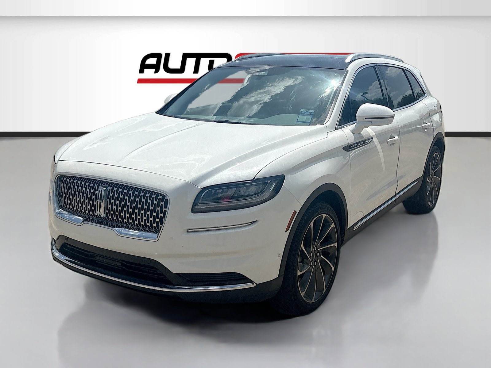 Used 2022 Lincoln Nautilus Reserve w/ Equipment Group 201A FWD image 3