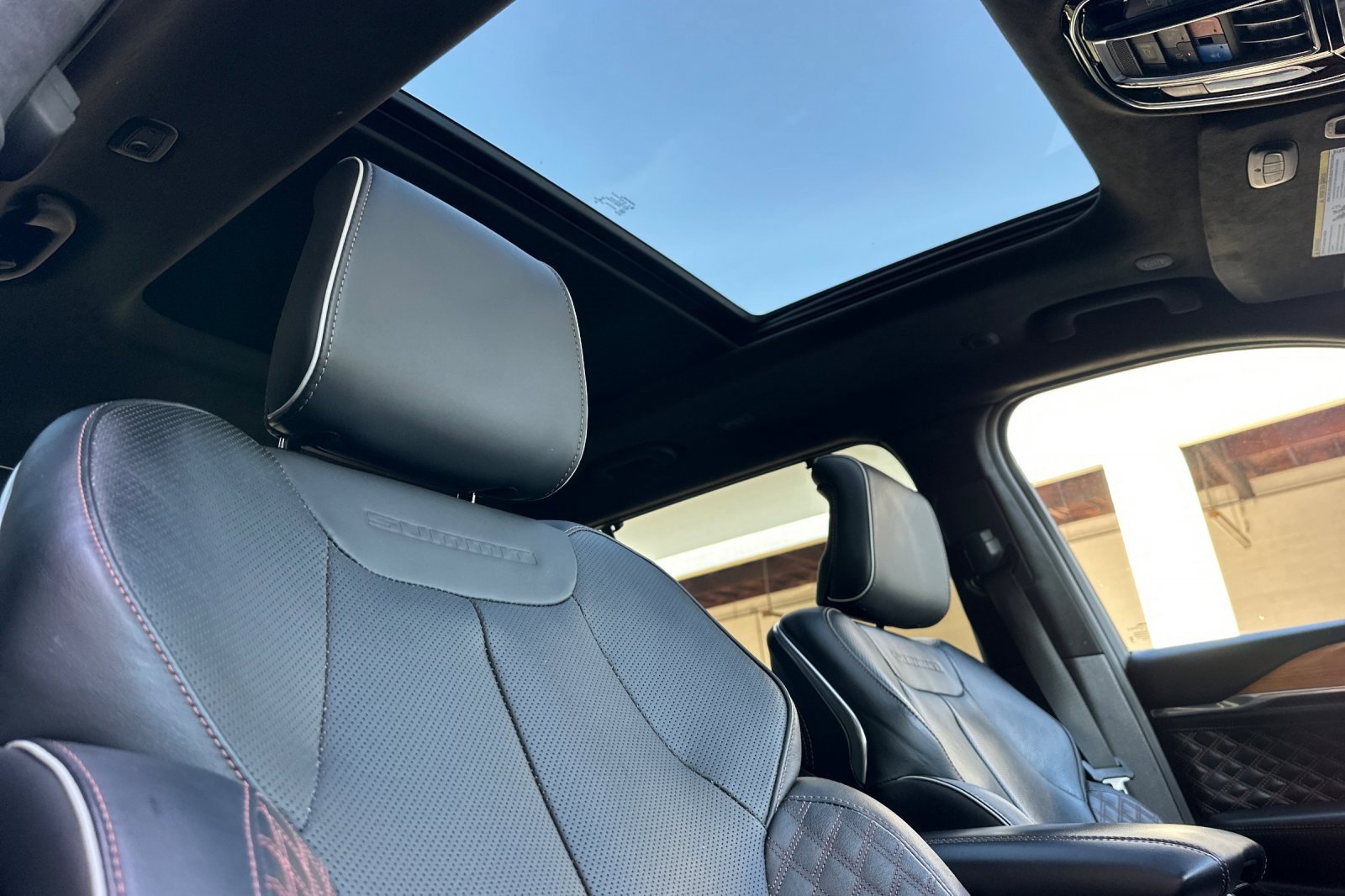 Used 2023 Jeep Grand Cherokee L Summit image 22