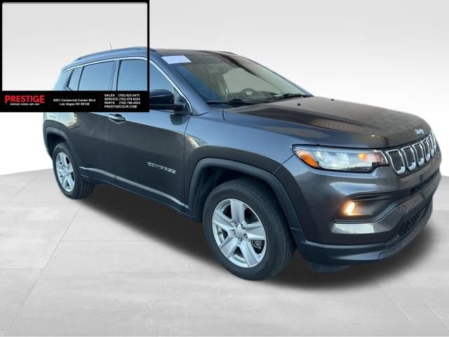 Used 2022 Jeep Compass Latitude image 3