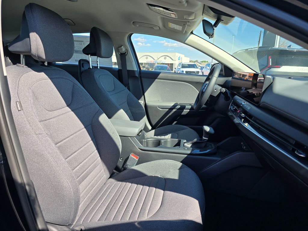 New 2025 Kia K4 EX image 10