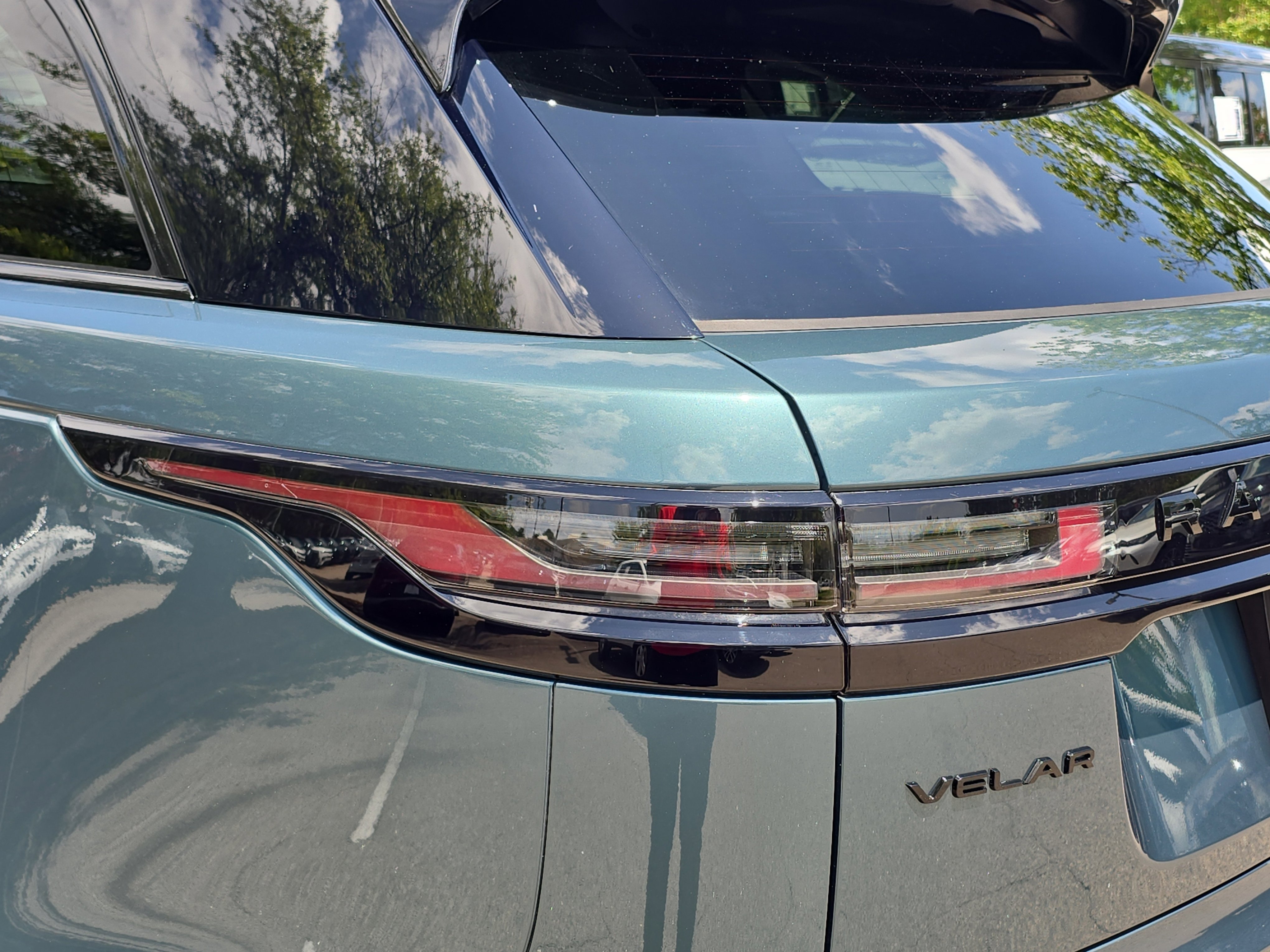 New 2026 Land Rover Range Rover Velar Dynamic SE image 35