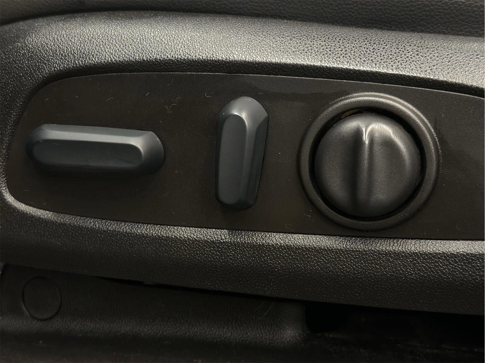 Certified 2023 GMC Acadia AT4 w/ Preferred Package image 45