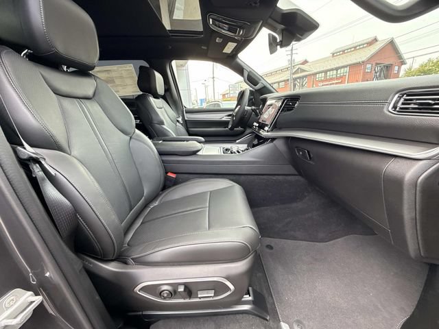 New 2026 Jeep Grand Wagoneer 4WD w/ Premium Group I image 40