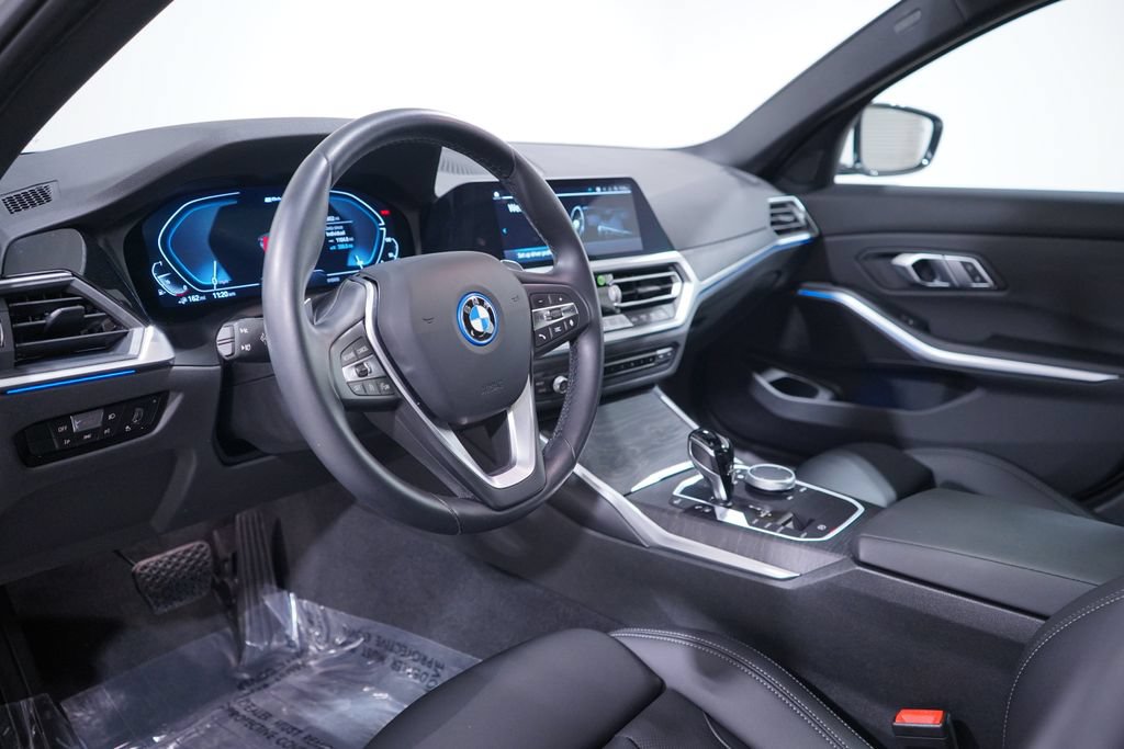 Used 2022 BMW 330e w/ Driving Assistance Package RWD image 6
