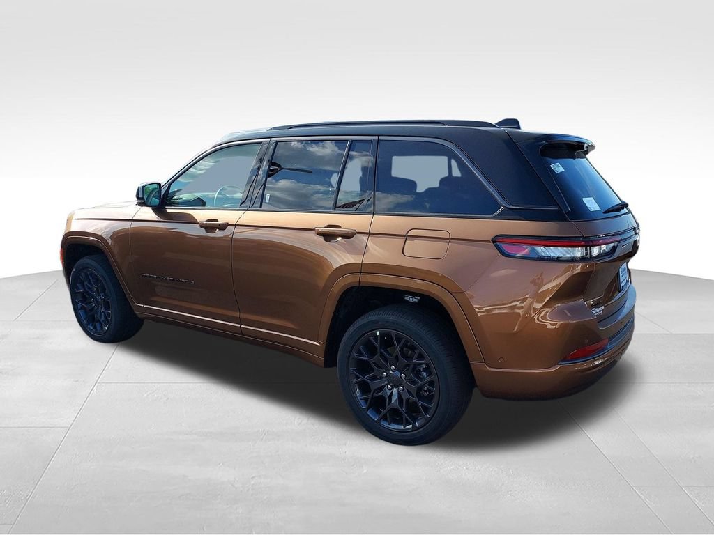 New 2026 Jeep Grand Cherokee Summit w/ Obsidian Package AWD/4WD image 3