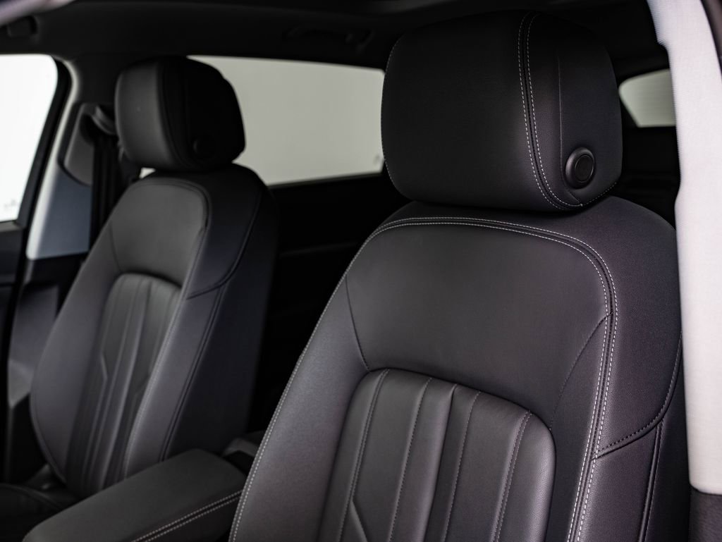 Used 2021 Audi e-tron Premium w/ Convenience Plus Package AWD/4WD image 24