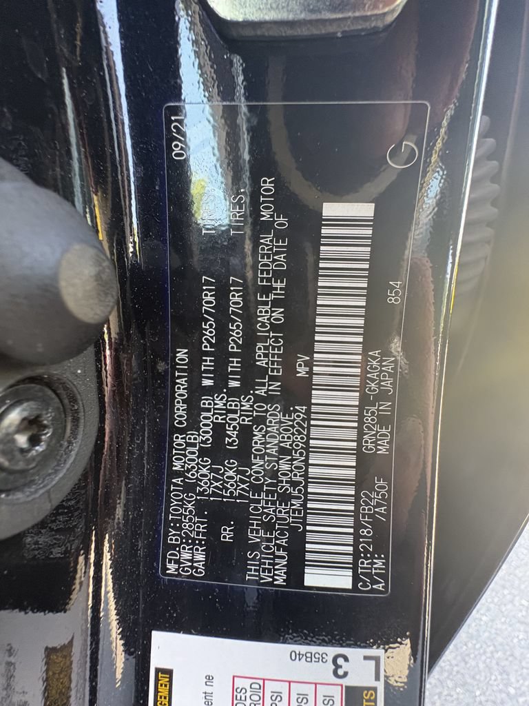 Used 2022 Toyota 4Runner SR5 AWD/4WD image 6