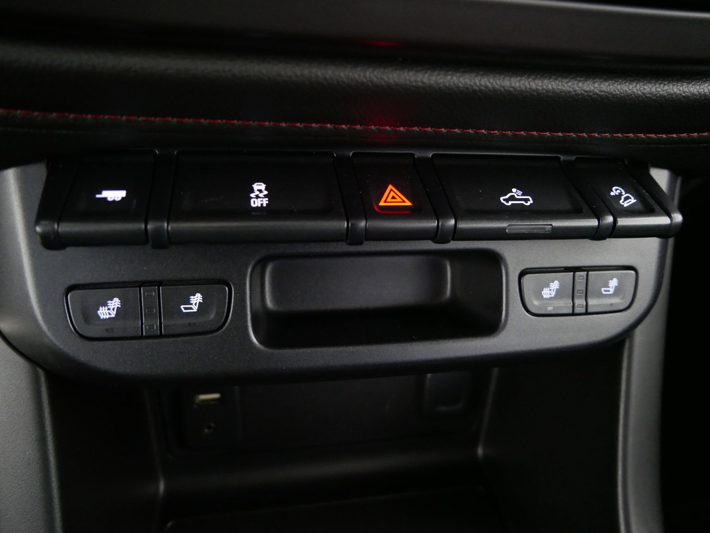 Used 2015 GMC Canyon SLE w/ All-Terrain Package image 29