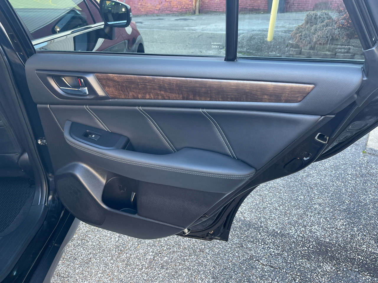 Used 2018 Subaru Outback 2.5i Limited image 32