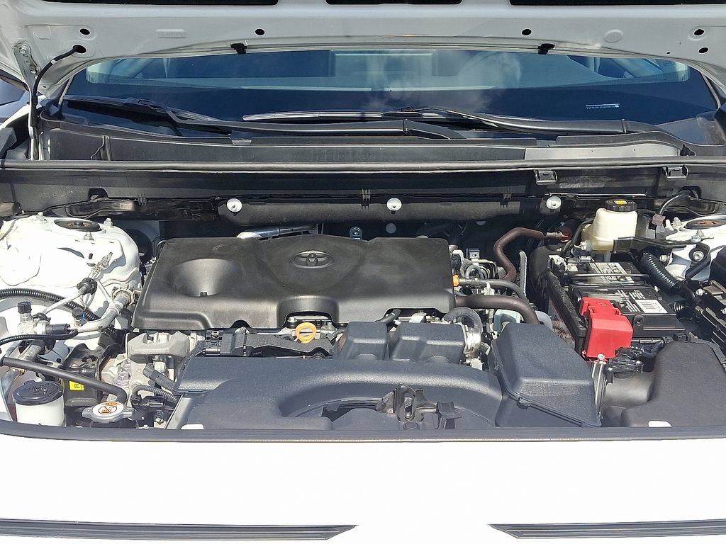 Used 2025 Toyota RAV4 LE AWD/4WD image 27