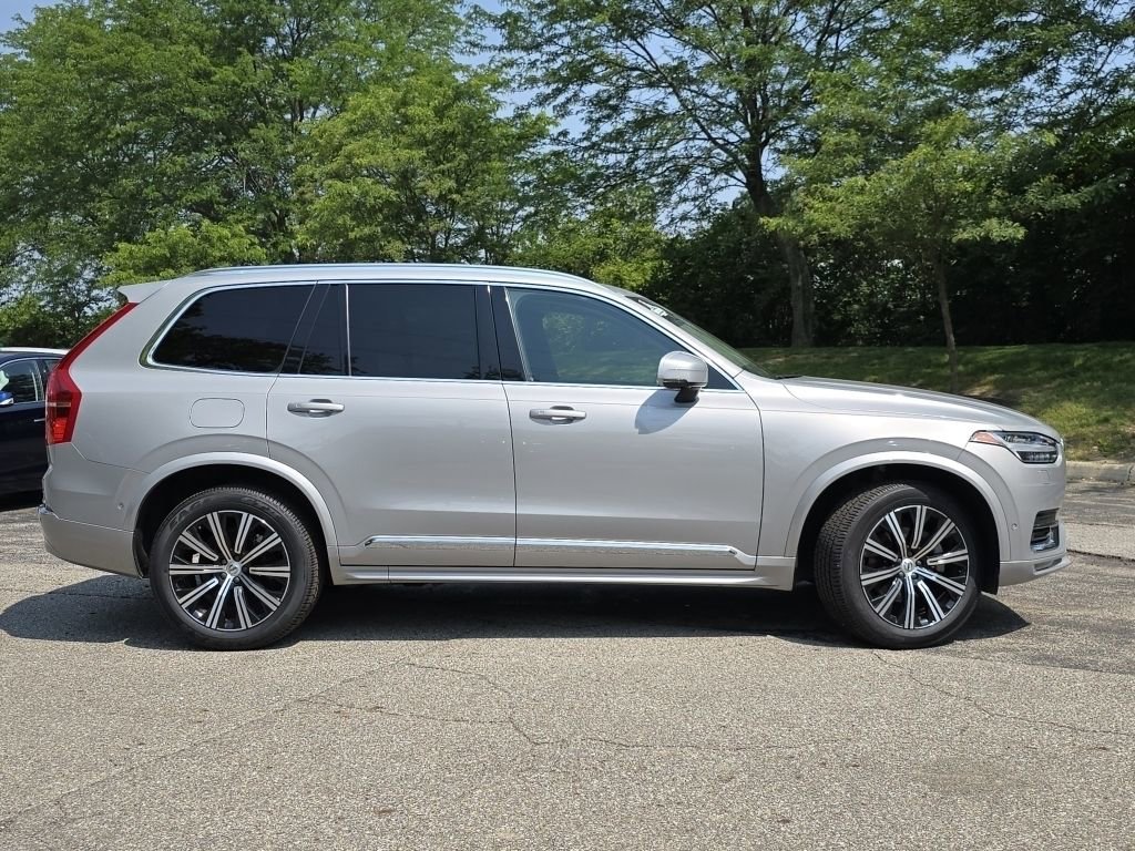 Used 2023 Volvo XC90 B5 Plus image 22