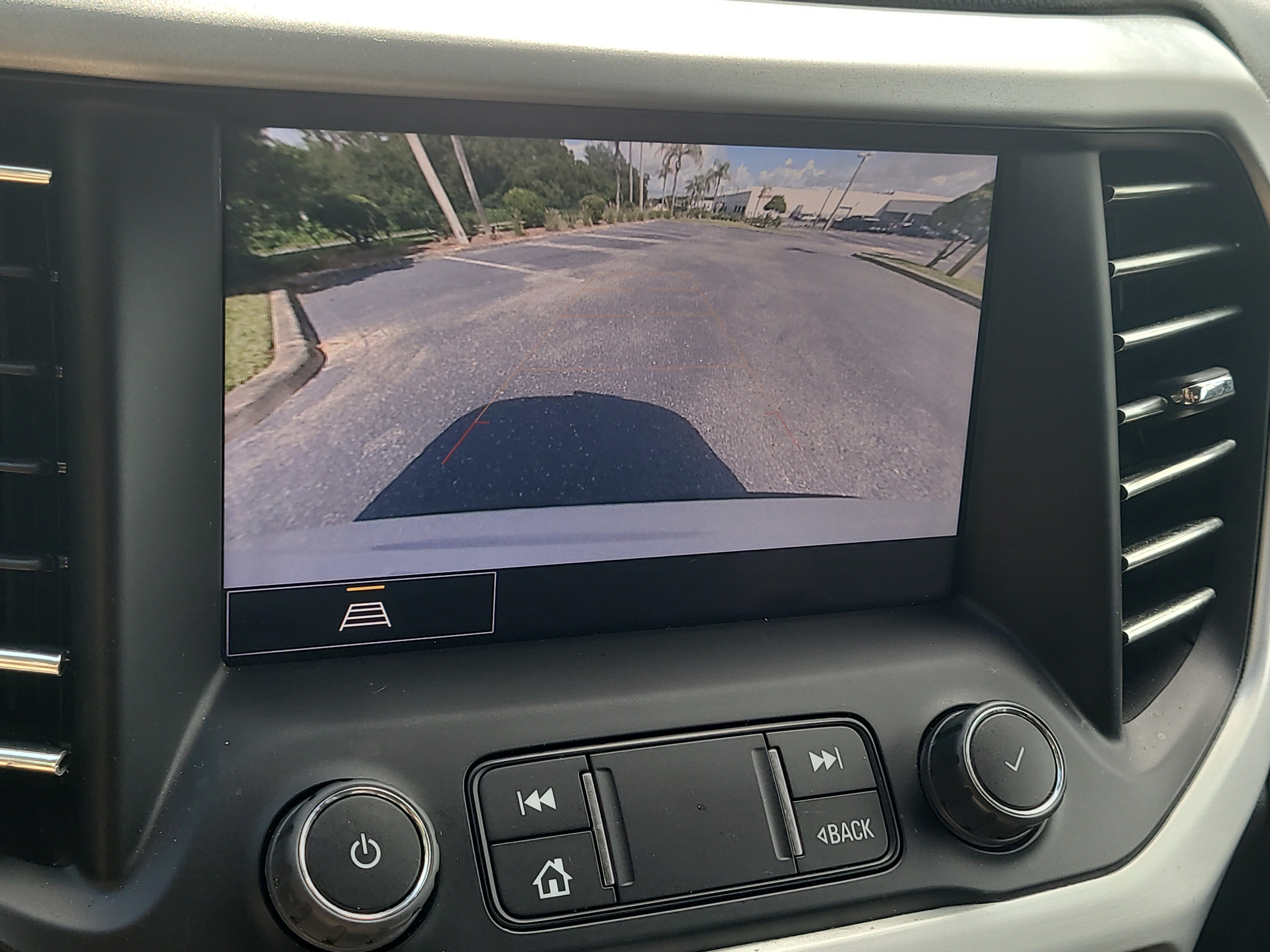 Used 2023 GMC Acadia SLE w/ Driver Convenience Package FWD image 25